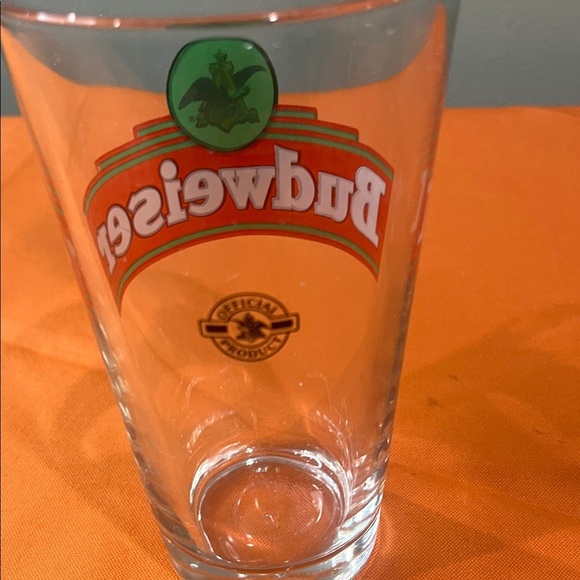⚡️⚡️⚡️Budweiser Pint Glass with Red and Green Emblem 1 glass in excellent cond - Picture 4 of 8